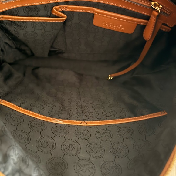 MICHAEL Michael Kors Black and Tan Shoulder Bag - Picture 3 of 5